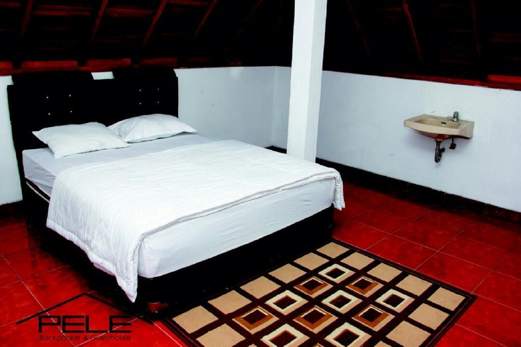 Pele Guesthouse Bandung Exteriér fotografie