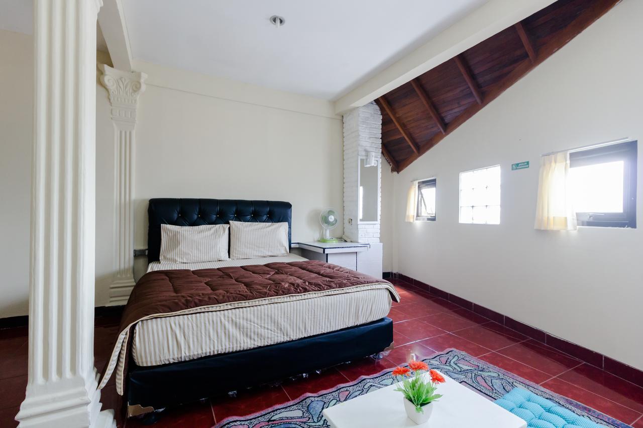 Pele Guesthouse Bandung Exteriér fotografie