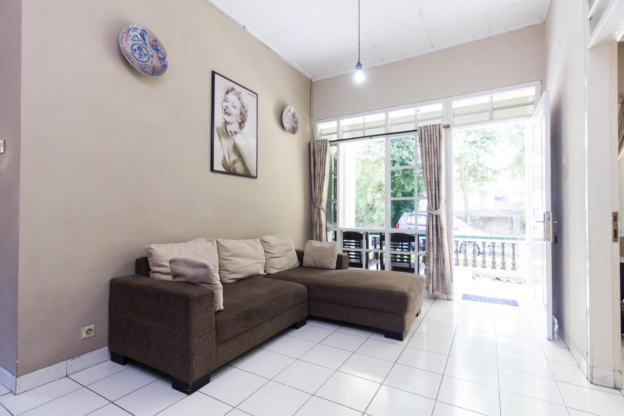 Pele Guesthouse Bandung Exteriér fotografie